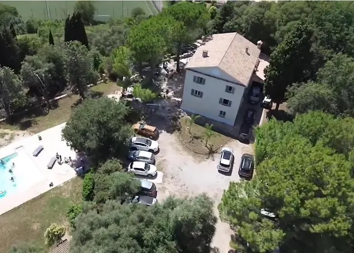 3 Pieces Au Dernier Etage Dans Bastide Grassoise