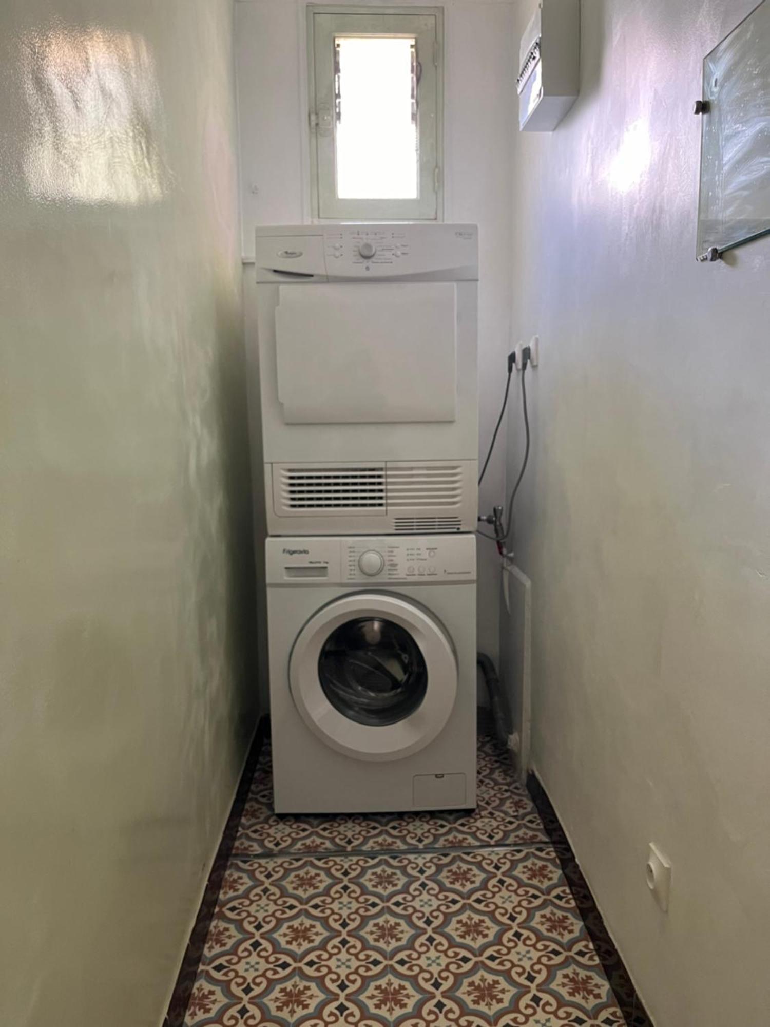Appartement 3 Pieces Au Dernier Etage Dans Bastide Grassoise *