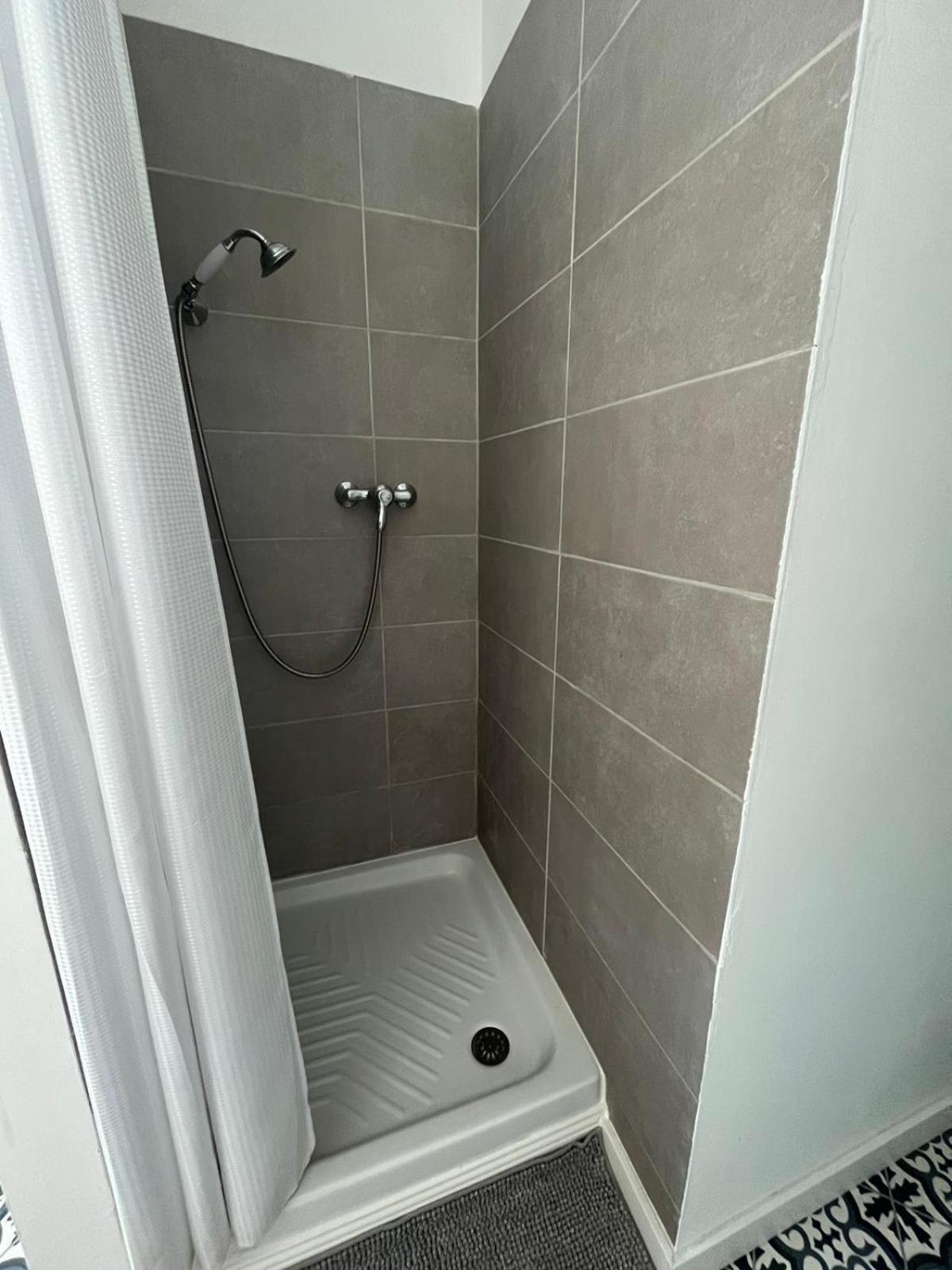 Appartement 3 Pieces Au Dernier Etage Dans Bastide Grassoise